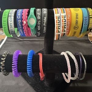 J461 Bulk Bundle of 21 Rubber Bracelets